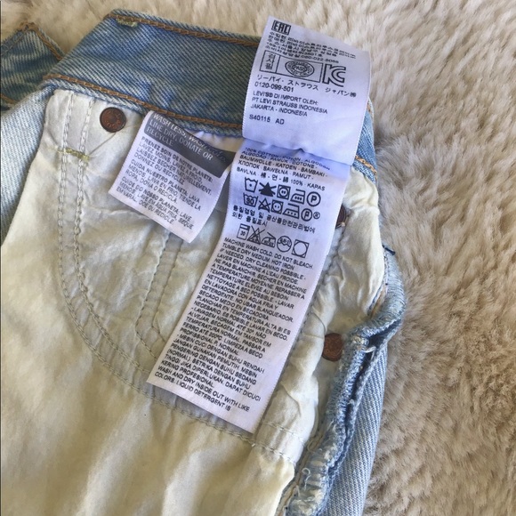 Levi’s wedgie fit high rise ripped cutoff shorts - Picture 8 of 16